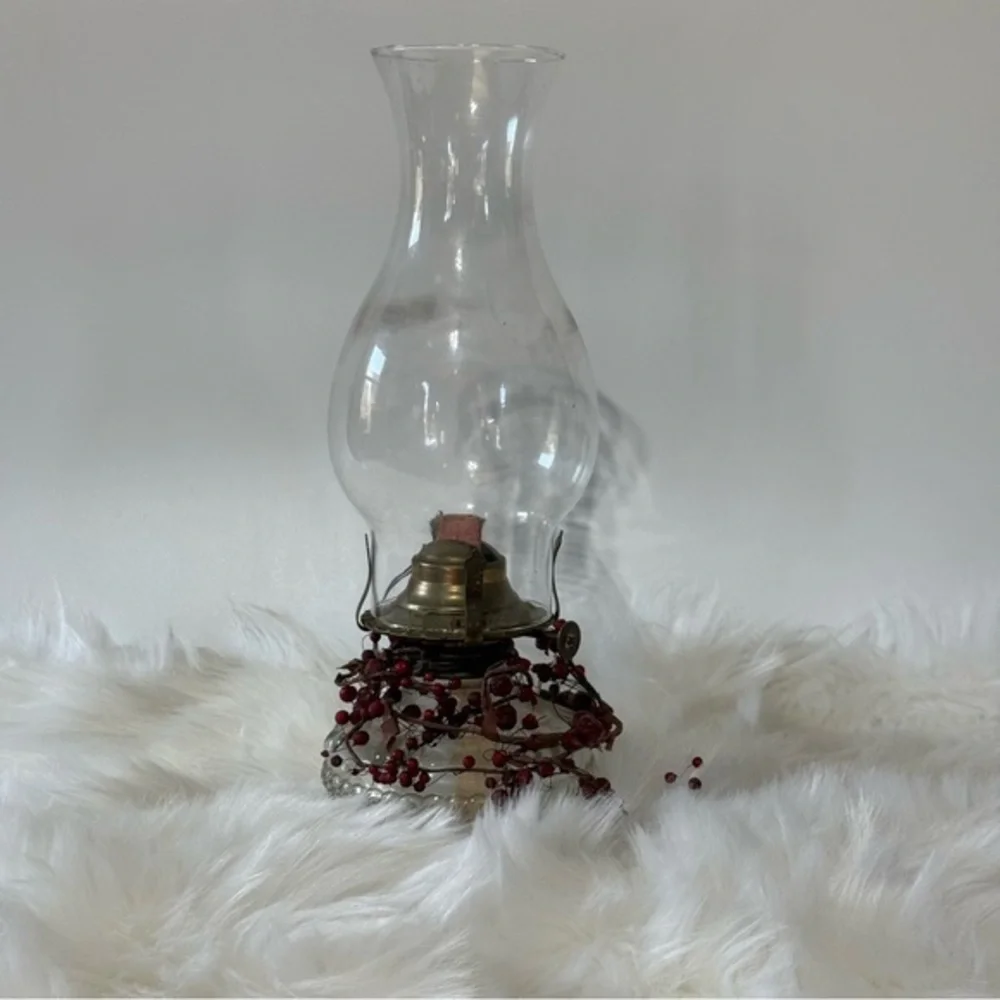 Vintage Eagle Oil Lamp Clear w/ Chimney Shade